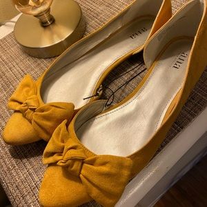 Ana yellow flats w/bows